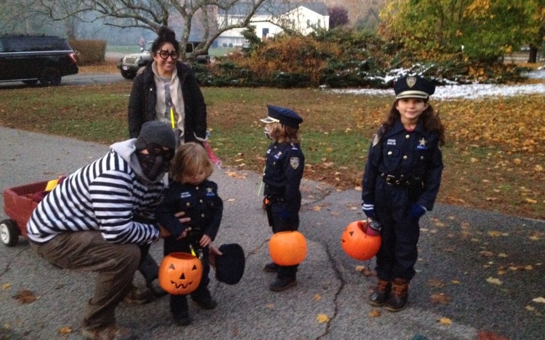 Duxbury: Annual Halloween Tradition Continues on Bolas Road