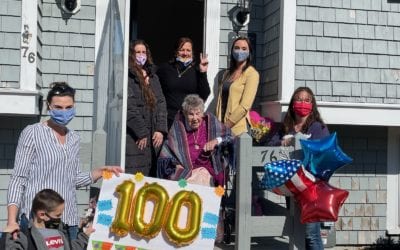 Marshfield Organizes Surprise Parade for 100-year-old WWII Veteran