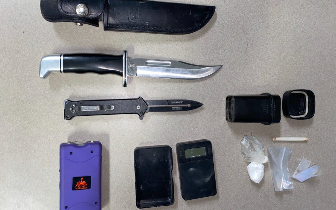 Kingston Police Arrest Three People after Calls for Knife Fight
