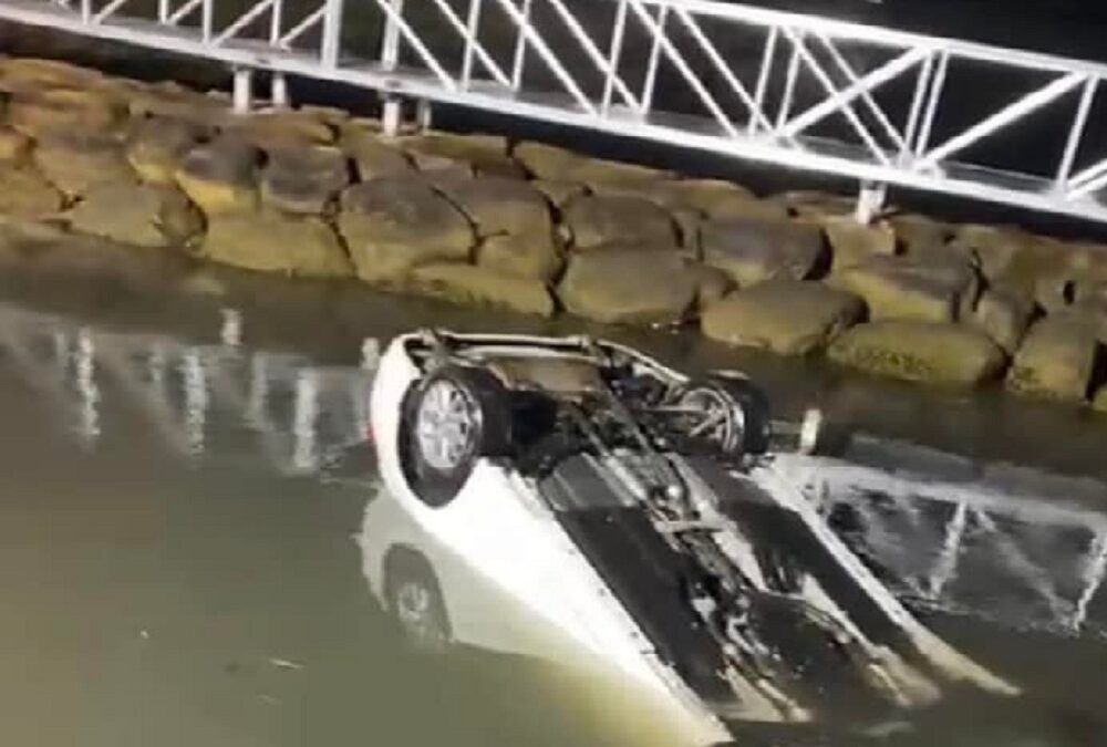 Man Pulled From Submerged Car In Bourne