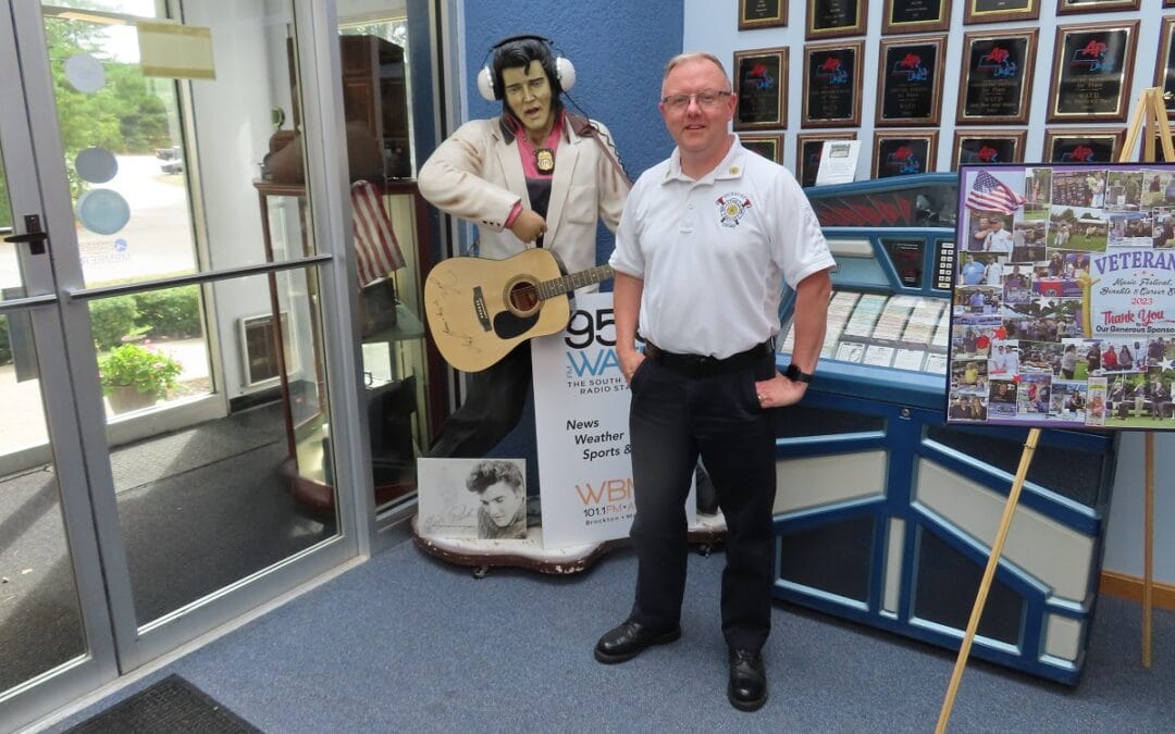 Duxbury Holding CPR, Narcan Classes