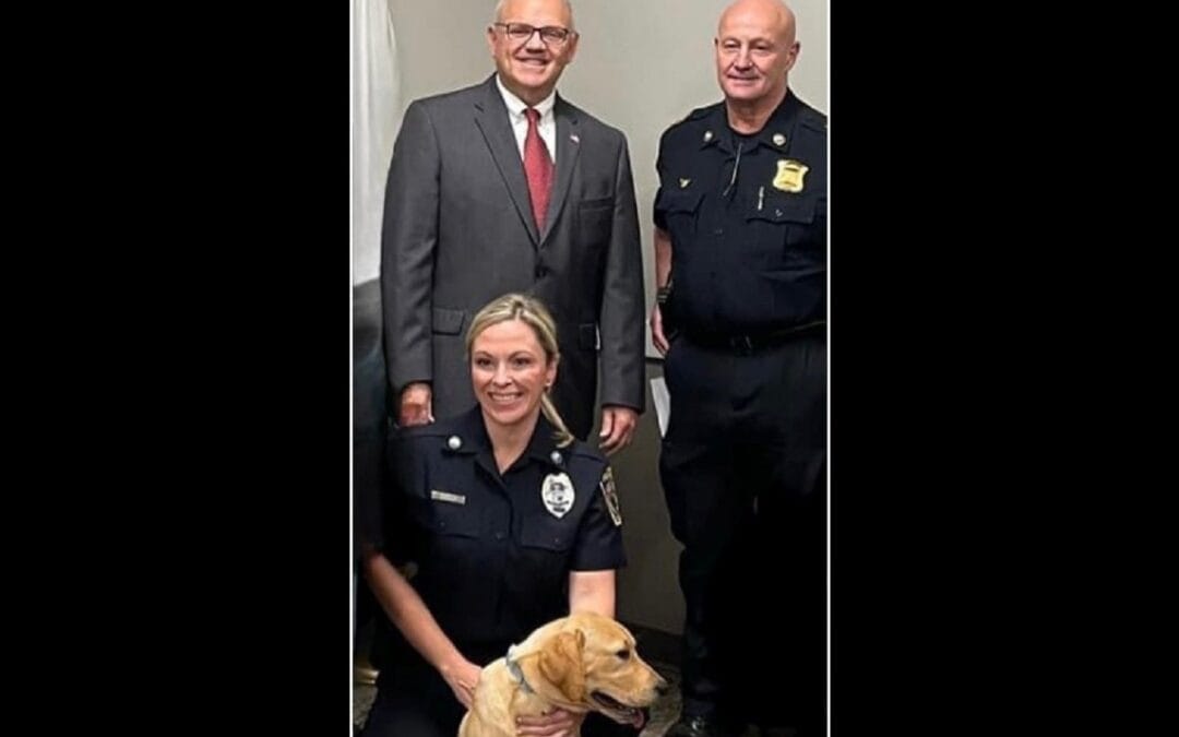 DA Discusses Comfort Dogs Program