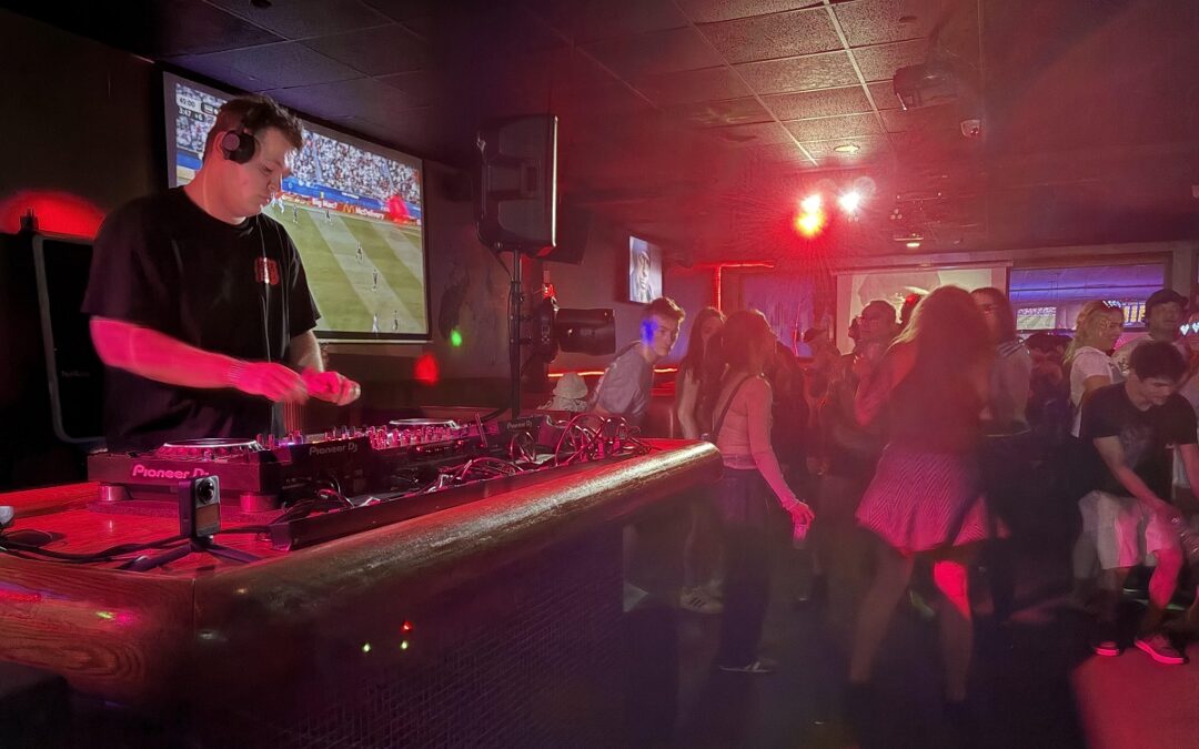 Ming Dynasty Hosts Rave Party