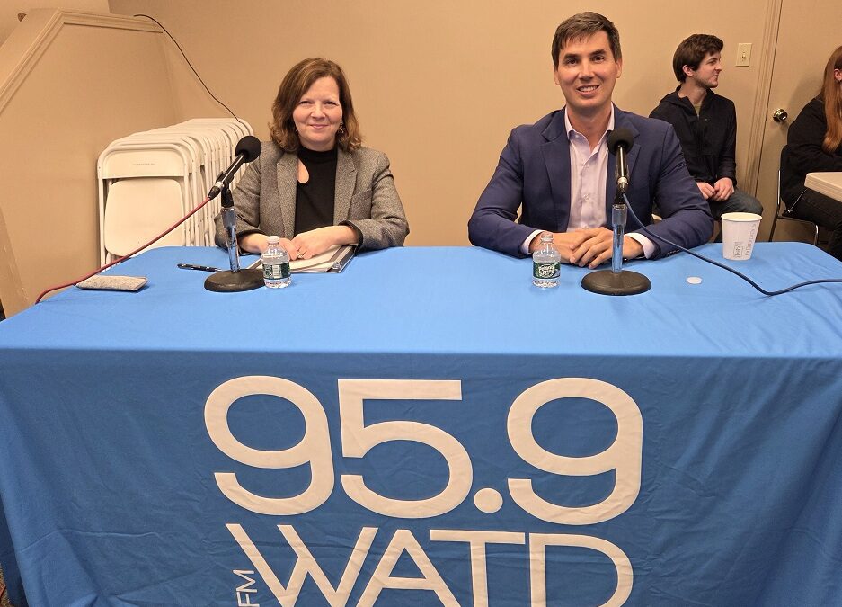 Fernandes, MacRae Square Off in Political Forum